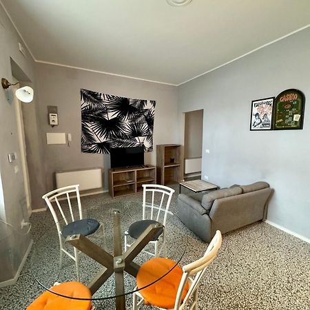 4 Balconi Rooms Paladini B&B E Appartamenti Лече Екстериор снимка