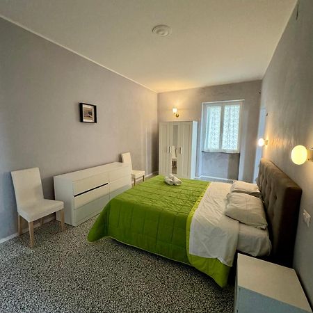 4 Balconi Rooms Paladini B&B E Appartamenti Лече Екстериор снимка