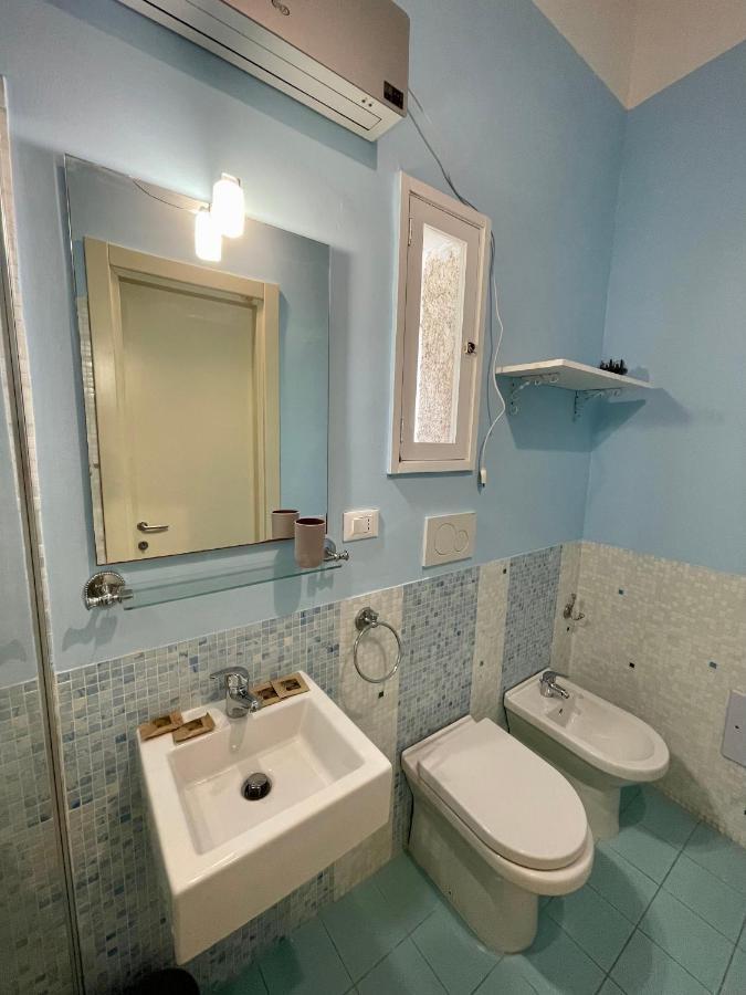 4 Balconi Rooms Paladini B&B E Appartamenti Лече Екстериор снимка