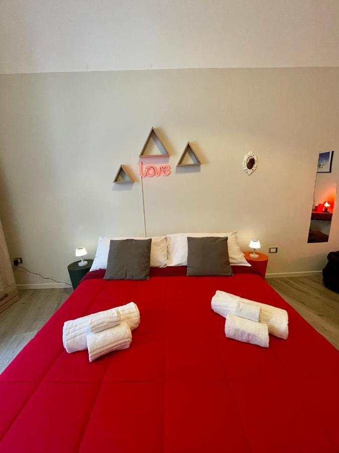 4 Balconi Rooms Paladini B&B E Appartamenti Лече Екстериор снимка