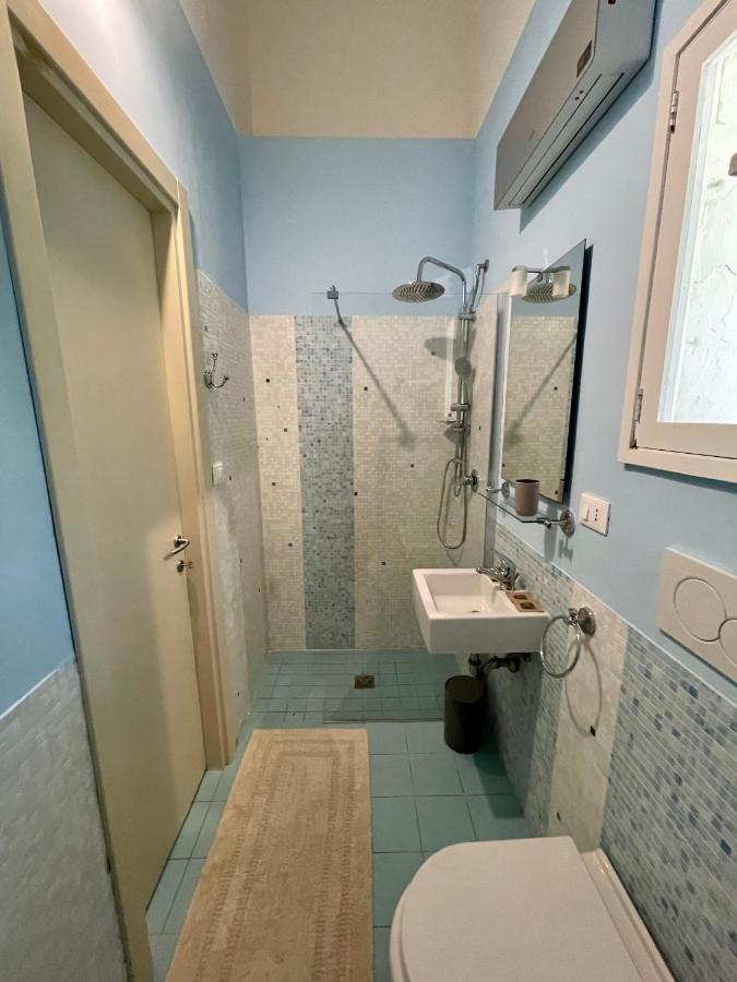 4 Balconi Rooms Paladini B&B E Appartamenti Лече Екстериор снимка
