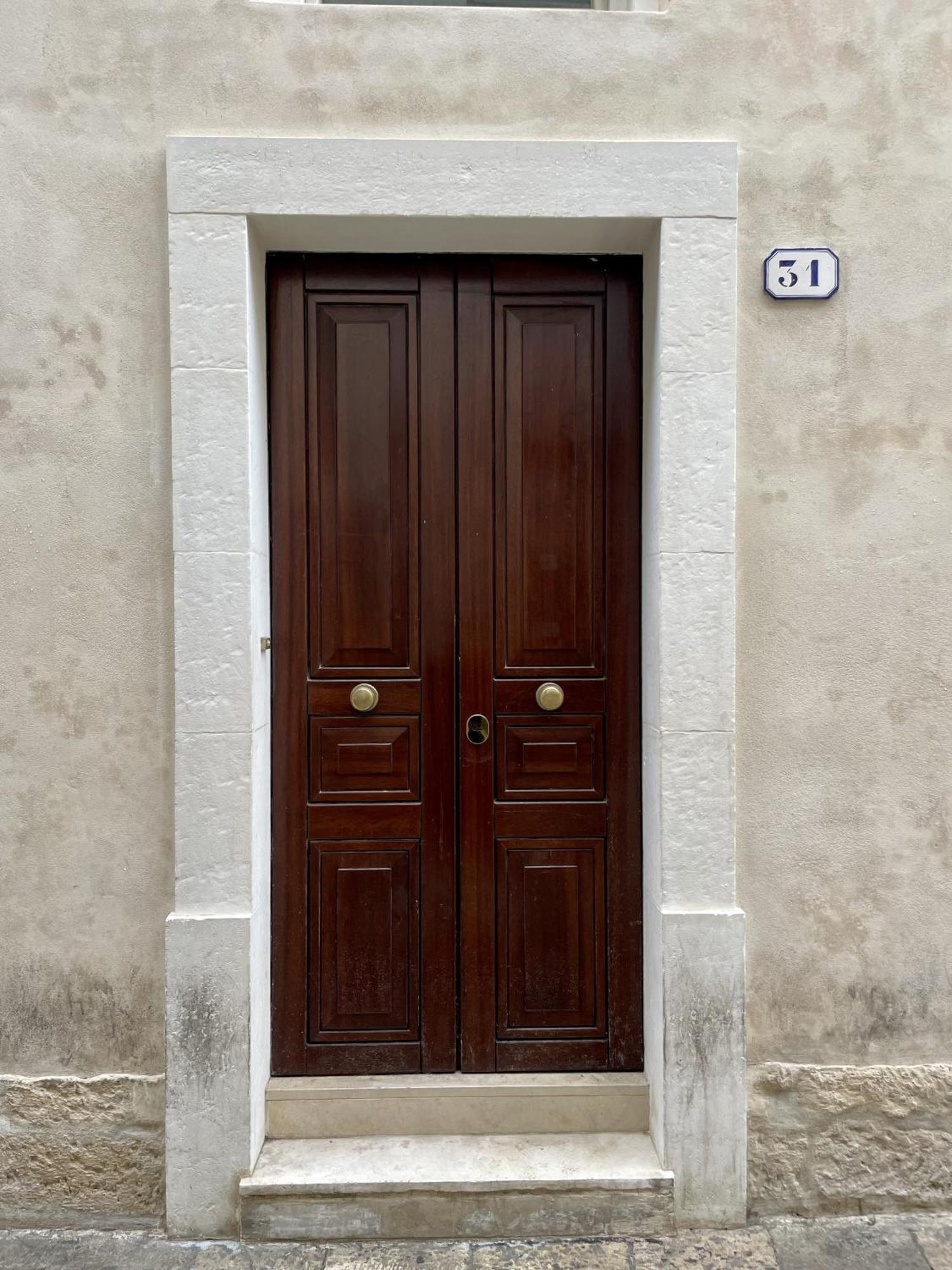 4 Balconi Rooms Paladini B&B E Appartamenti Лече Екстериор снимка