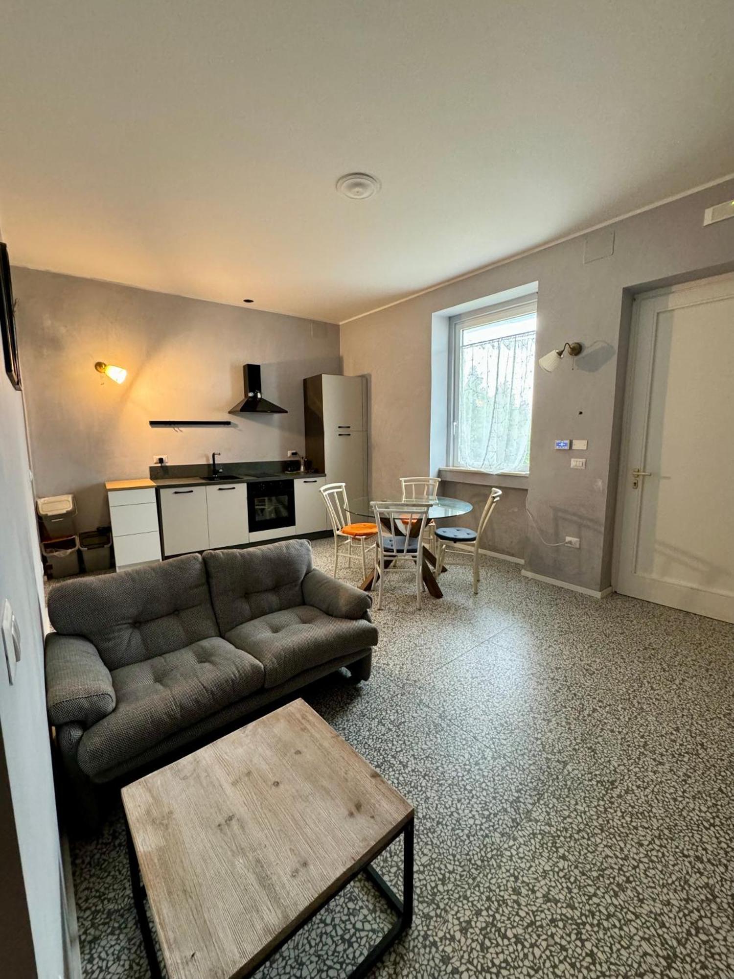 4 Balconi Rooms Paladini B&B E Appartamenti Лече Екстериор снимка