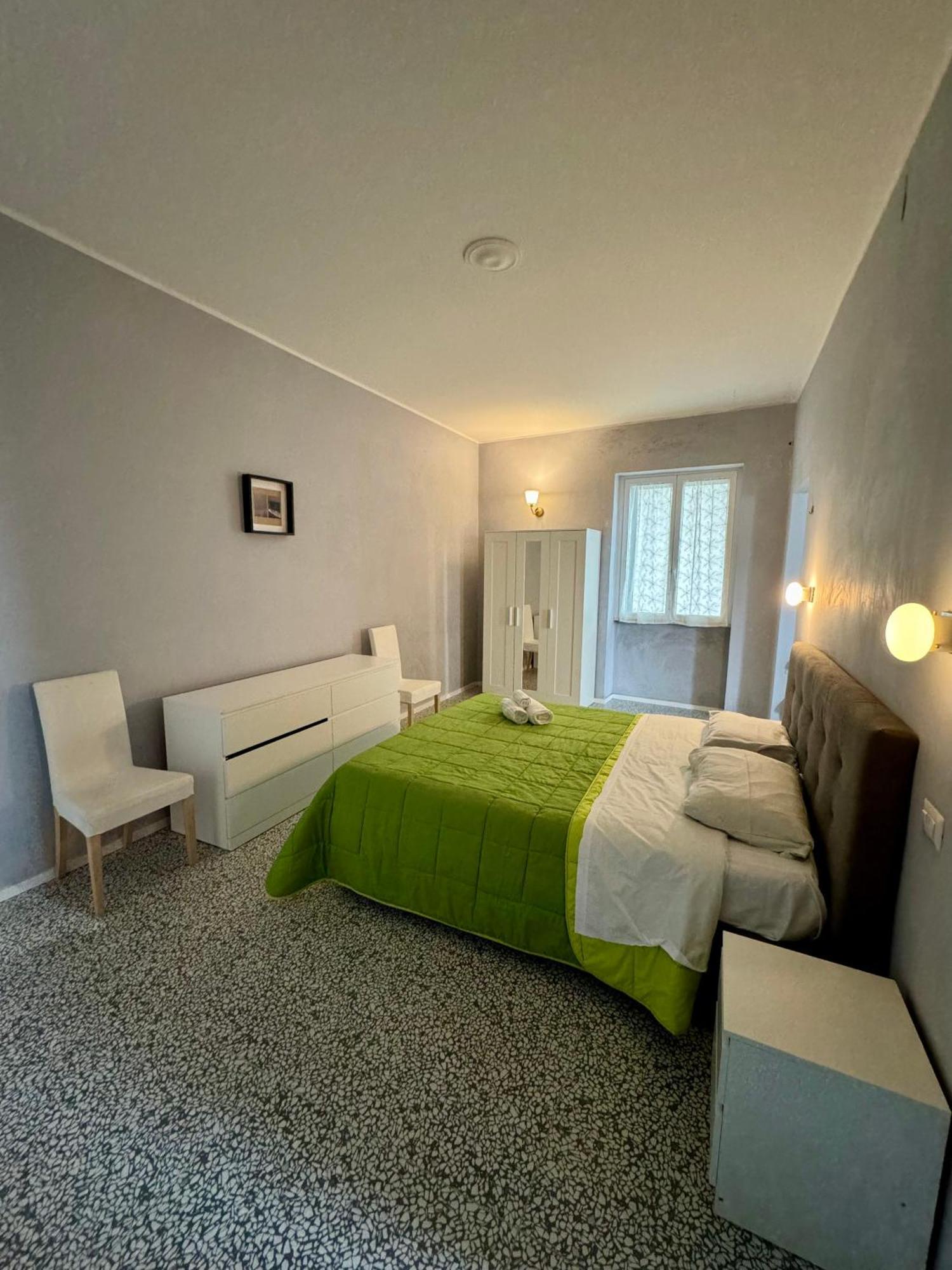 4 Balconi Rooms Paladini B&B E Appartamenti Лече Екстериор снимка