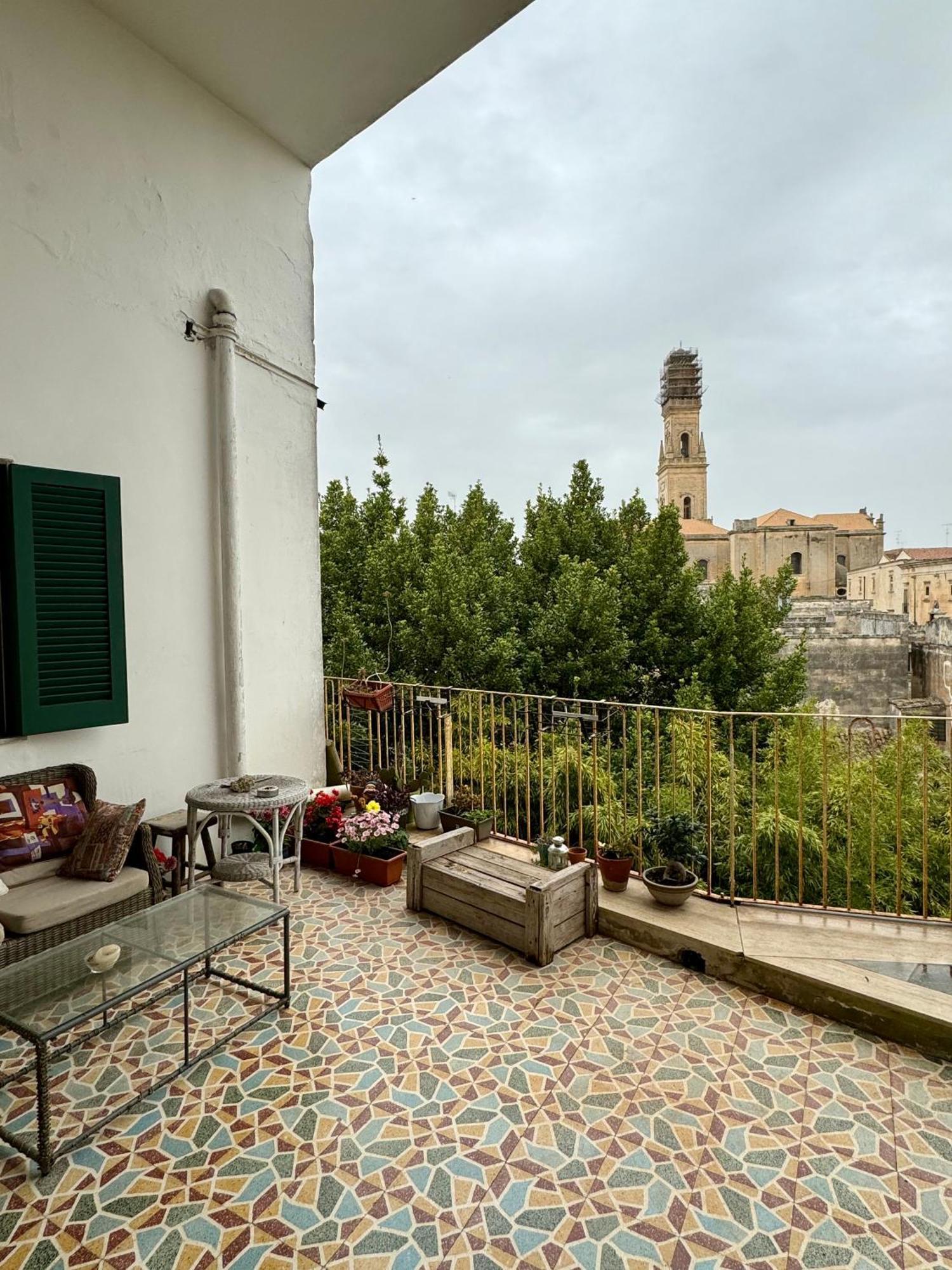 4 Balconi Rooms Paladini B&B E Appartamenti Лече Екстериор снимка